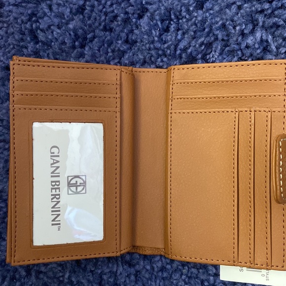 Brown wallet - Picture 2 of 5